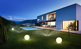 iluminacion domotica en jardin inteligente